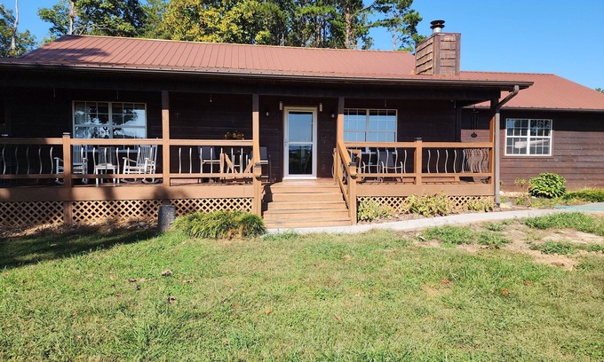 Sevierville House | Great House, Great Vibe. Lake Access/View, Clean, Quiet, Family Pet Friendly.