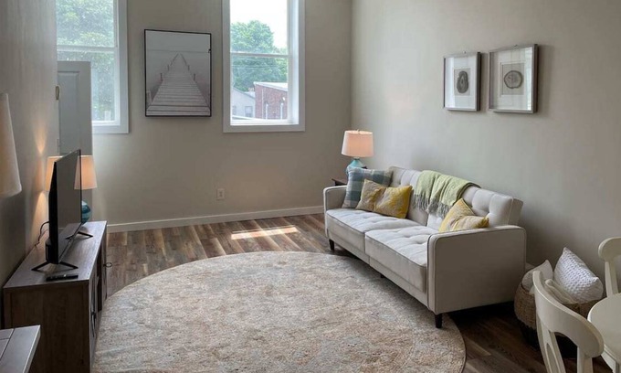 Downtown Saugerties Apartment | Great Location in Village! Newly Renovated 2 bed!