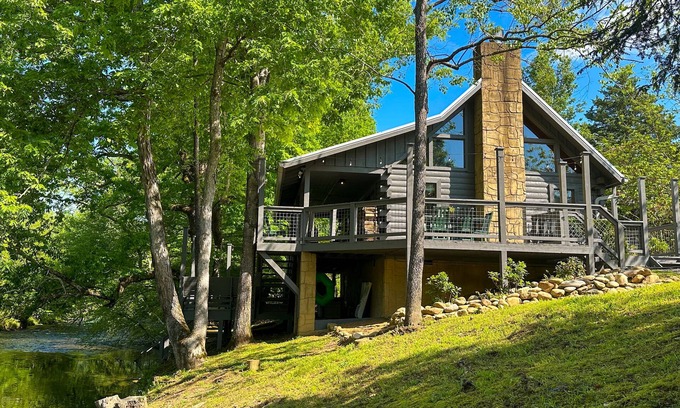 Sevierville Cabin | Great Smoky Mountain Private Luxury Riverfront Countryside Cabin