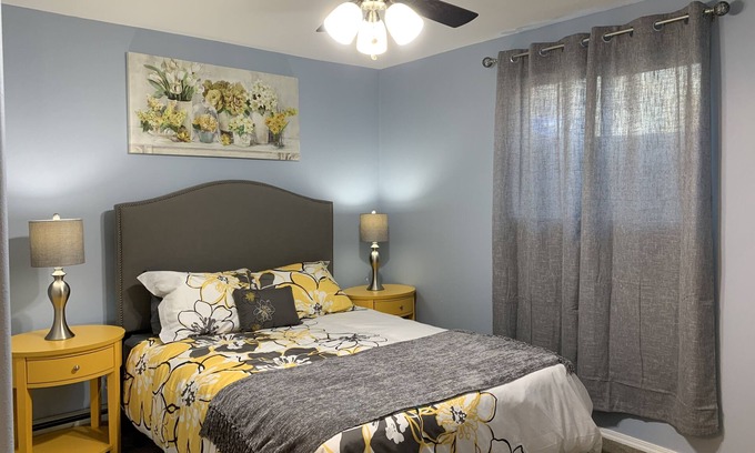 Lakeview House | Great Space! Awesome Location! 2 Masters!