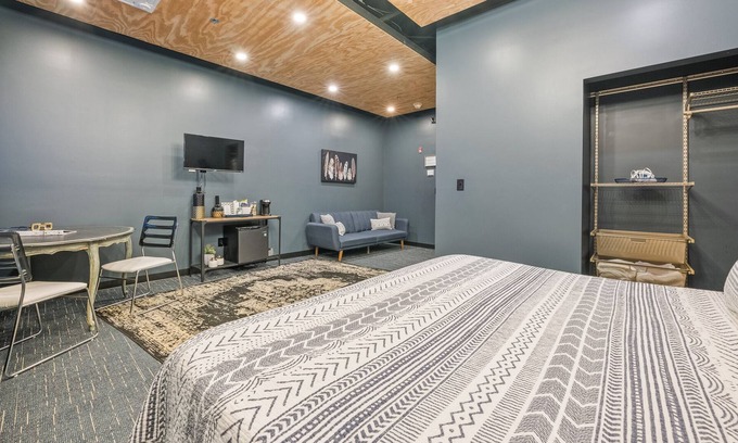 Middletown House | Great Stay at Boutique Hotel in Torchlight Pass Revival District, Middletown 301