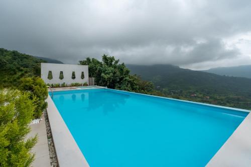 Kadadhe Villa | Green Atlas Villa with Infinity Pool Turf Theatre Jacuzzi - Official - GreenAtlasVilla-com