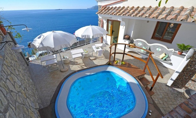 Arienzo Villa | Green Charming House in Positano view of the sea