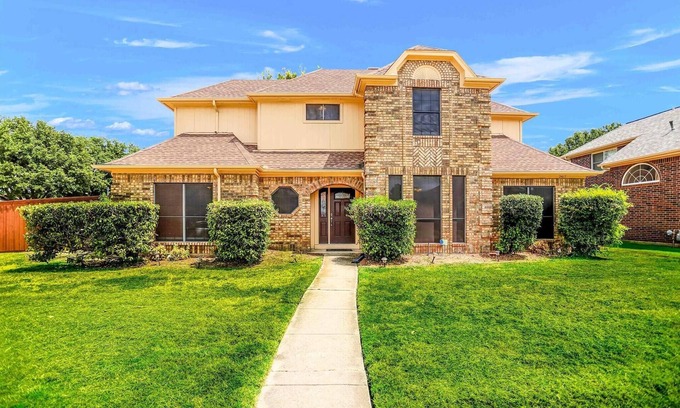 Mesquite House | Green Cottage- Spacious 4-bedroom house in Mesquite with beautiful backyard