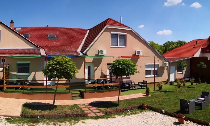 Erzsebetfalva Apartment | Green Garden Plus Apartman