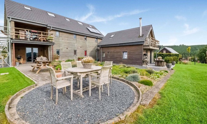 Houffalize Apartment | Green Hillside Apartment