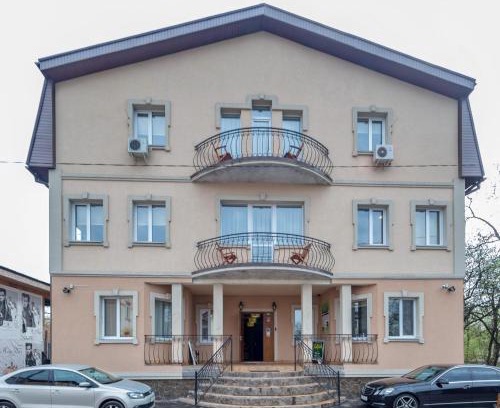 Svyatoshyns'kyi District Hotel | Green Hotel