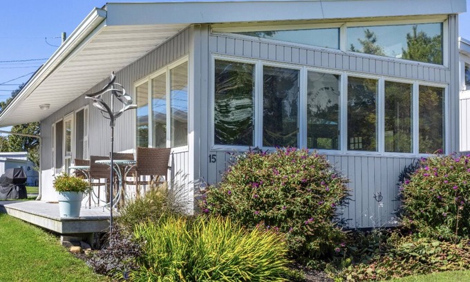 Greenport Cottage | Greenport Waterfront Cottage w/Private Beach