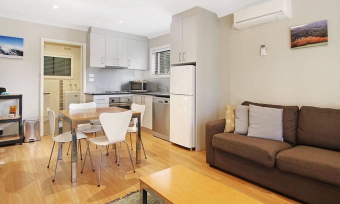 Bright Apartment | Grevillea Gardens Unit 8