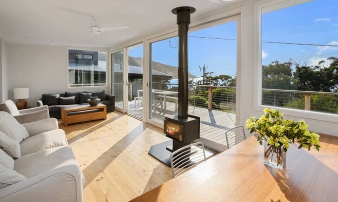 Grey River House | Grey River Beach House - 10 minutes to Wye