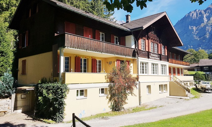 Grindelwald Ski Chalet | Grindelwald Eiger View