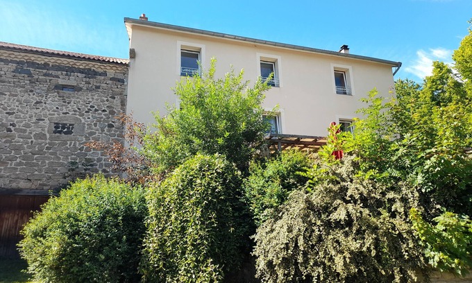 Saint-Christophe-dʼAllier House | Group gite in the heart of nature