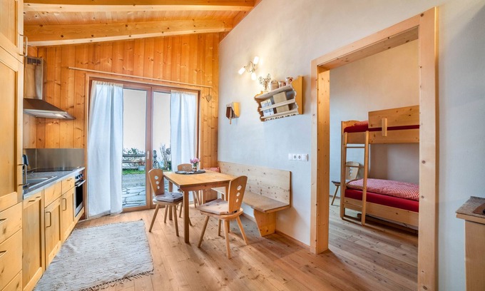 Glorenza Apartment | "Grushof App Köpfl" with Mountain View, Shared Garden & Wi-Fi