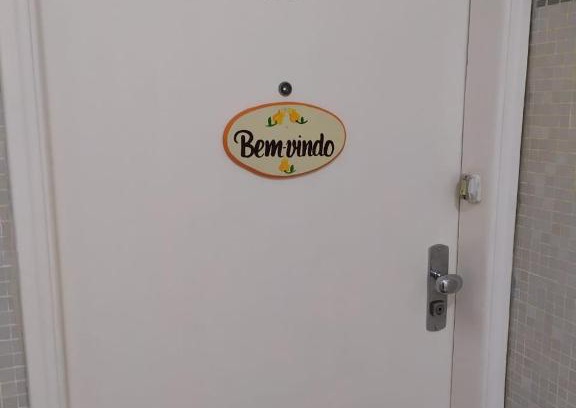 Jardim Vitoria Apartment | Guarujá Enseada - Apto 200m da praia - 02 dorm. Wi-fi + AR + Estacionamento