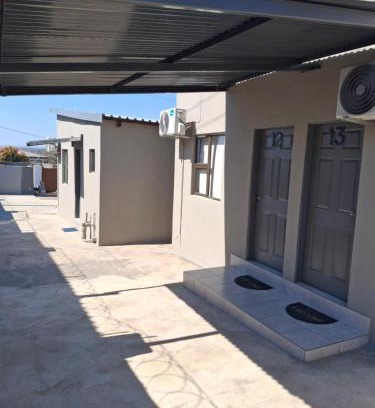 Tonga House | Guduza Guest House 02