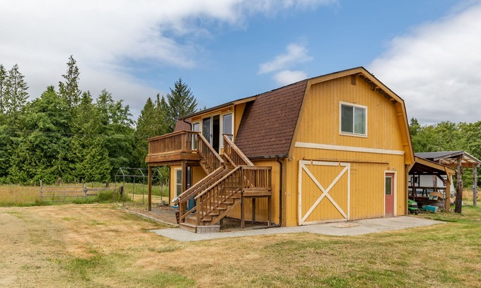 Anacortes Apartment | Guemes Island studio on woodlands