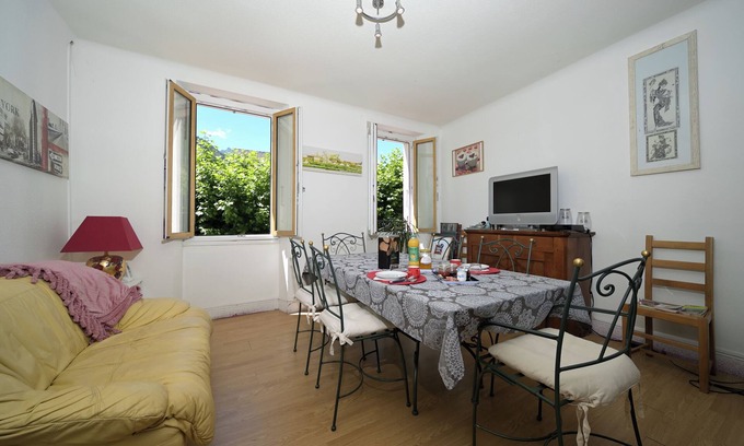 Auzat Bed & Breakfast | Guest House 'Chambre Verte' with Mountain View and Wi-Fi