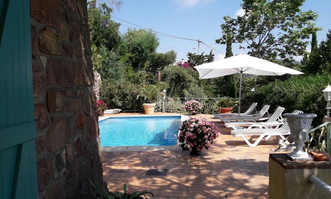 Espero-Pax Villa | Guest House with Spectacular Views - 5 min from the beach!
