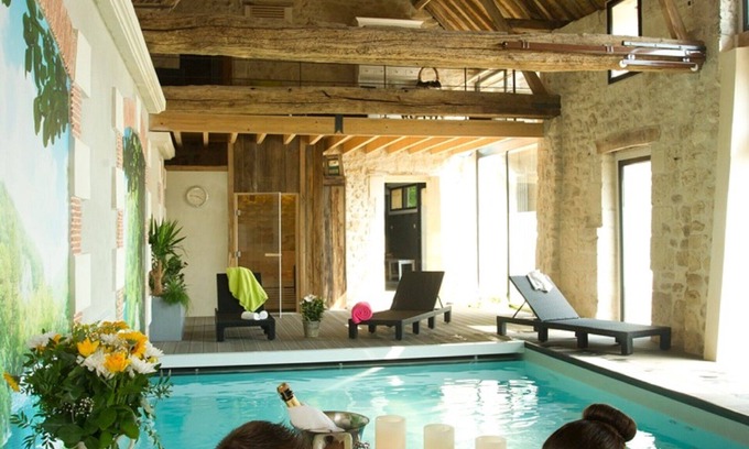 Noyant-et-Aconin Bed & Breakfast | GUEST ROOMS 💦 Swimming pool, Spa, Hammam, Sauna. Just for you!