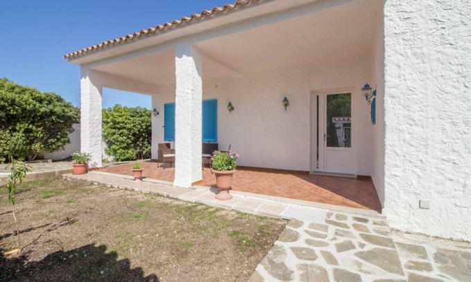 Berchiddeddu Villa | GuestHost Peaceful stay in Berchiddeddu W/garden