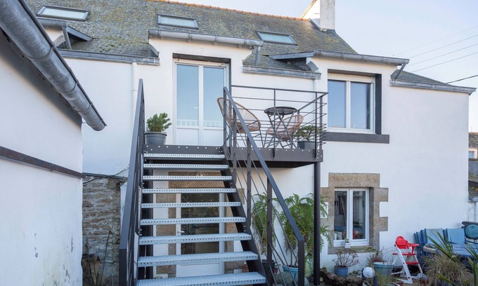 Guilvinec Bed & Breakfast | Guesthouse 'Chambre Ildut' with Shared Garden and Wi-Fi