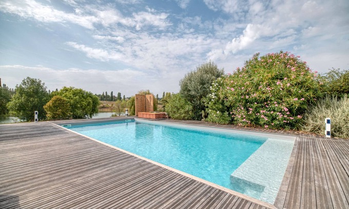 Caraman House | Guesthouse 'Domaine En Castanet' with Shared Pool, Private Garden and Wi-Fi