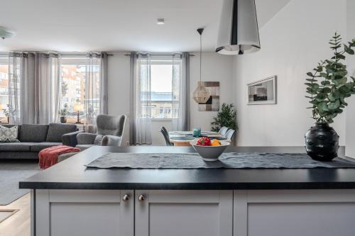 Pitea Apartment | Guestly Homes - 3BR City Charm