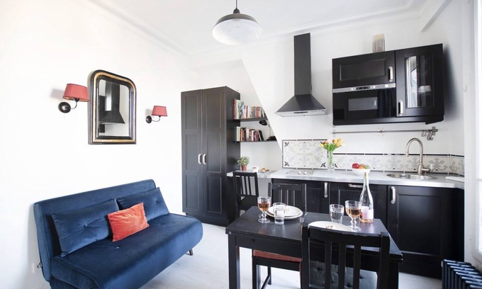 Les Iles Apartment | GuestReady - Cozy and Bright with Notre Dame View