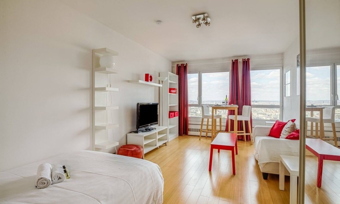 13th Arrondissement Apartment | GuestReady - High Rise Studio with City View