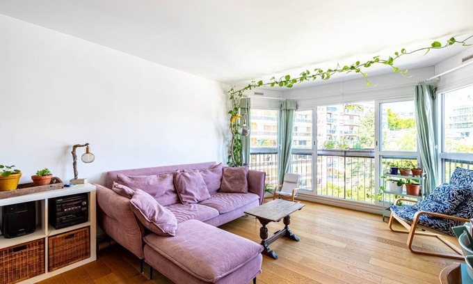 Combat Apartment | GuestReady - Slow living near the park