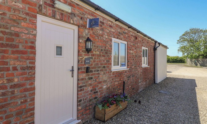 Flamborough House | GUILLEMOT, pet friendly, character holiday cottage in Flamborough