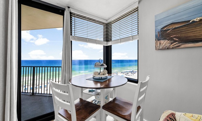 Panama City Beach Condo | GULF Of MEXICO VIEW.BEACH ACCESS.CONDO ON THE BEACH WITH BALCONY!