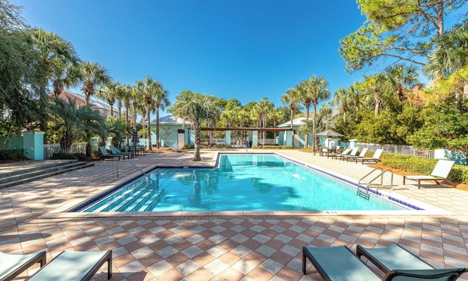 Gulf Place Condo | Gulf Place 1B - Stylish condo, pool, tennis, deeded beach access!