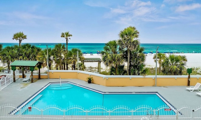 Panama City Beach Hotel | Gulf View Suite, Free Parking, Outdoor Pool, Pet-Friendly!
