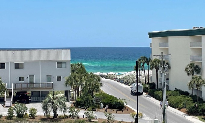 Seagrove Beach Condo | “GULF VIEWS" “SEE OUR REVIEWS", NEW REMODEL!, HOT TUB-POOL, BEACH HALF-A-BLOCK