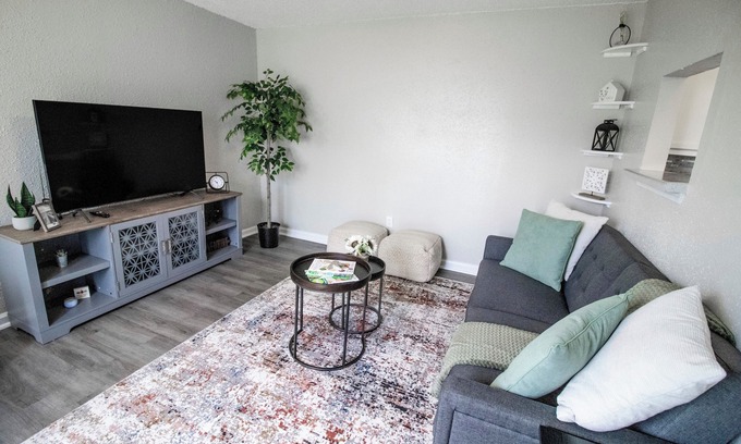 Gulfport Apartment | Gulfport 2 br Apt with High speed Internet