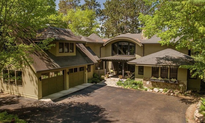 Lake Shore House | GULL LAKE CHAIN FAMILY VACATION HOUSE YOU'VE BEEN DREAMING OF!