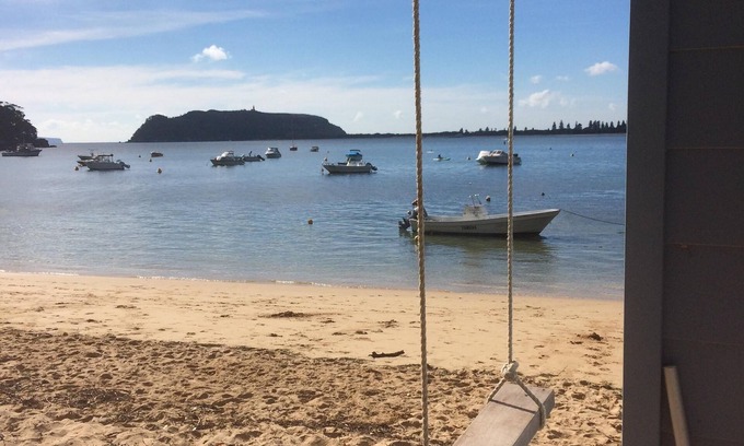 Great Mackerel Beach House | Gumbuya - a beach retreat