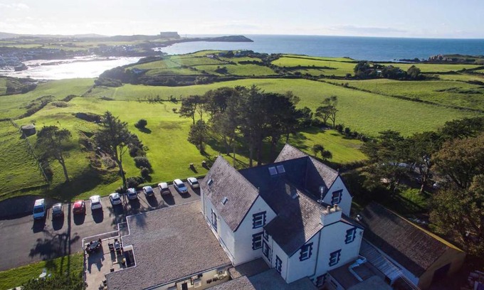 Cemaes Bay Hotel | Gwesty Gadlys Hotel