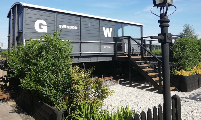 Newenden Cottage | GWR Toad - Original converted train carriage - Sleeps 2 - watch steam trains pass by 20ft away