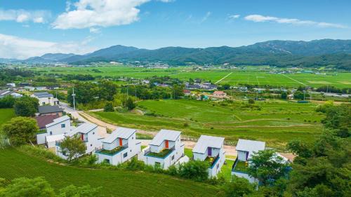 Gyeongju House | Gyeongju Gamseong The Glamping Pool Villa