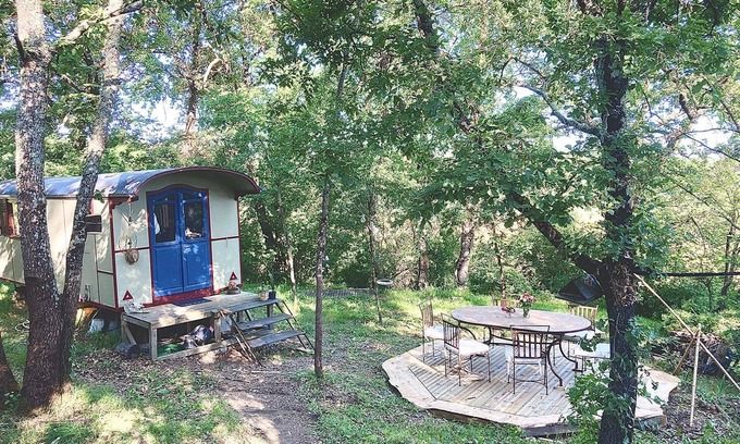 Saint-Meard-de-Gurcon House | Gypsy Caravan and Wooden Cabin In Nature
