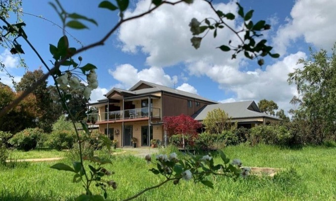 Labertouche House | Gypsy Creek Winery - A Natural Retreat