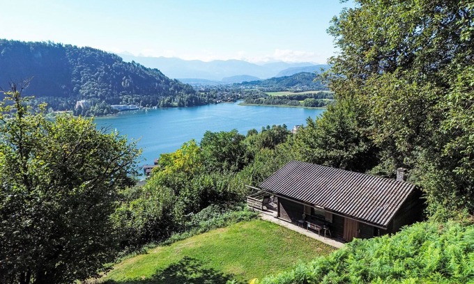 Annenheim House | Häuschen am Waldrand by Interhome
