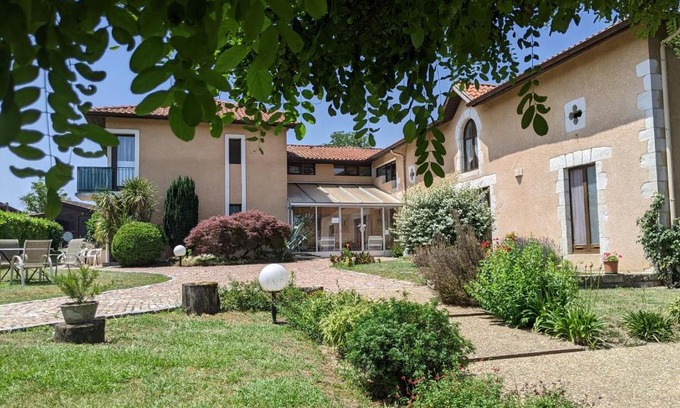 Saint-Paul-les-Dax Apartment | Hôtel Studios Les Acacias