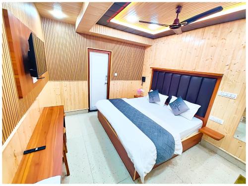 Nainital Hotel | H0TEL NEW G P Near Z00 R0AD AND NAINI LAKE - A Luxury Collection of Hotel - Excellent Customer Service Experience Awarded