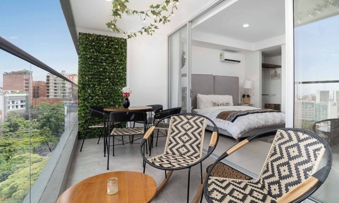 Granada Apartment | H603 - Luxurious Studio | Amazing Views | Pool