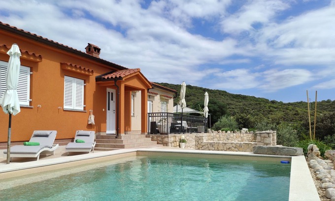 Miholascica Villa | Hacienda Babina, Island Cres, Lounge, Whirpool, Pool.Seaview