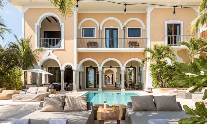 Puerto Aventuras Villa | Hacienda Magica | 4 to 14 Suites | Puerto Aventuras