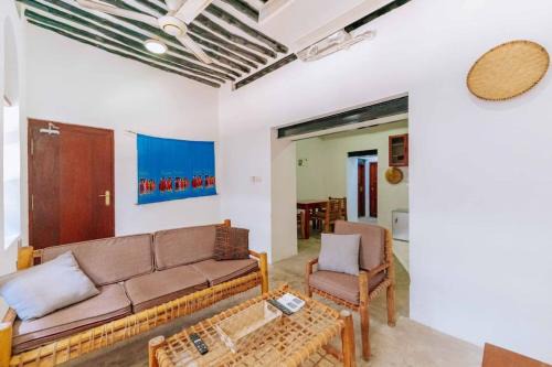 Stone Town Apartment | Hakuna Matata at Train's House